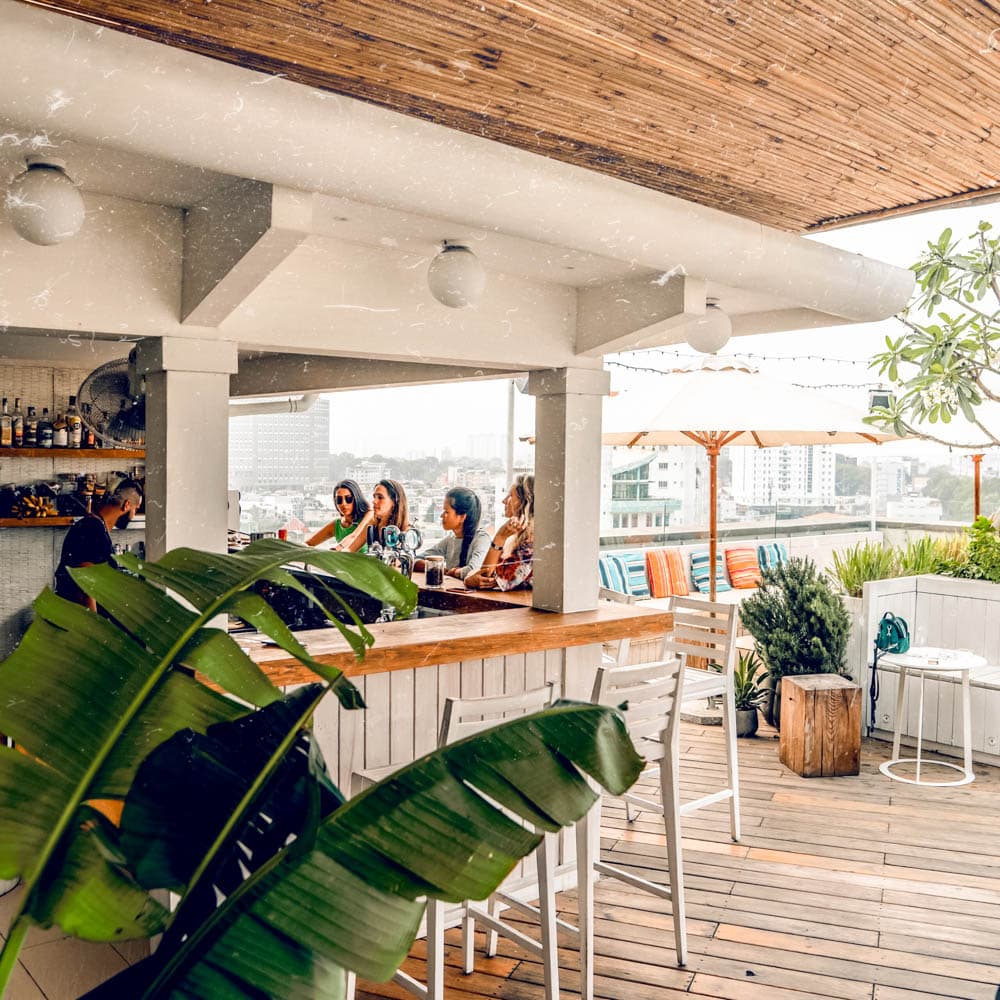 Banana Mama Rooftop Bar & Kitchen — 