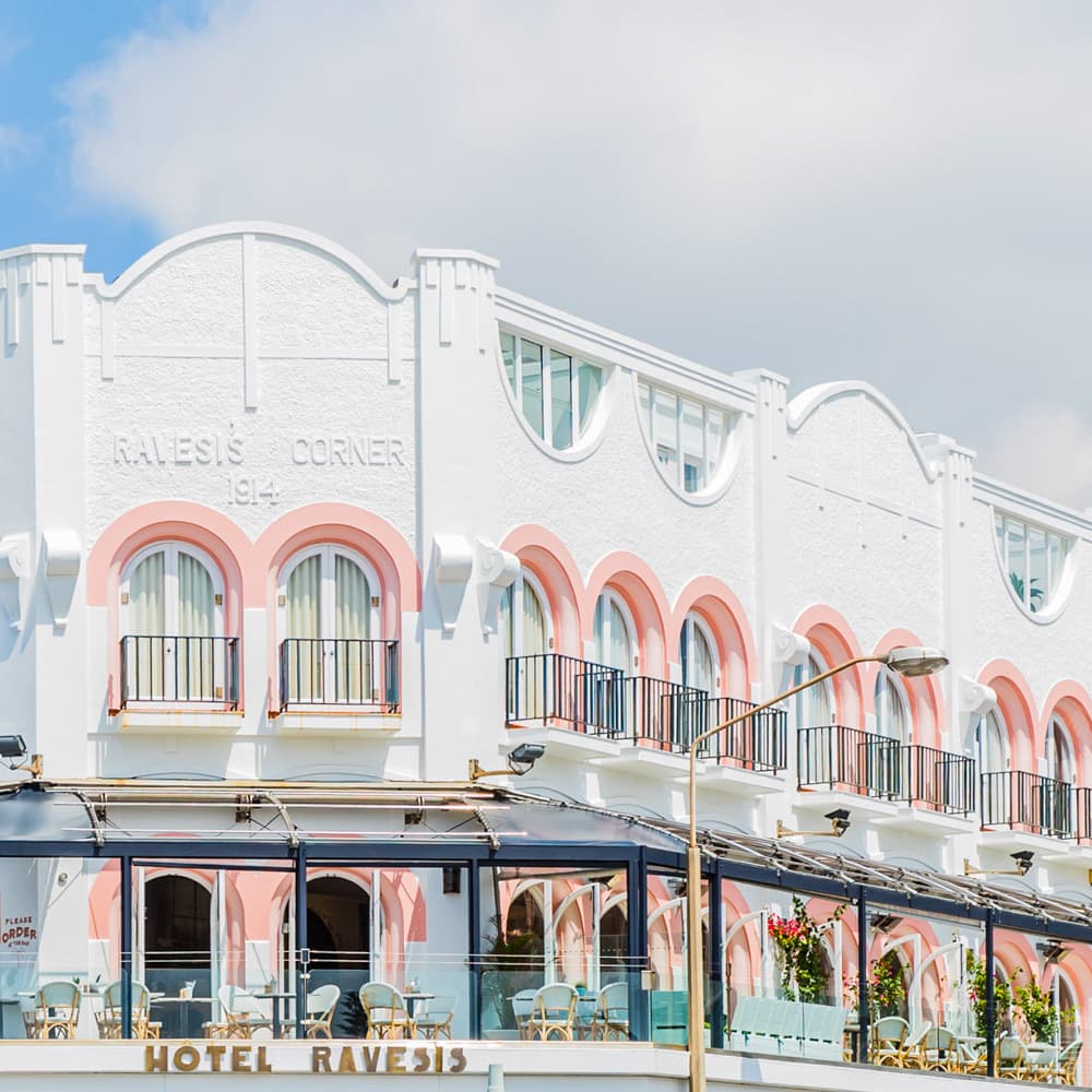Hotel Ravesis — 