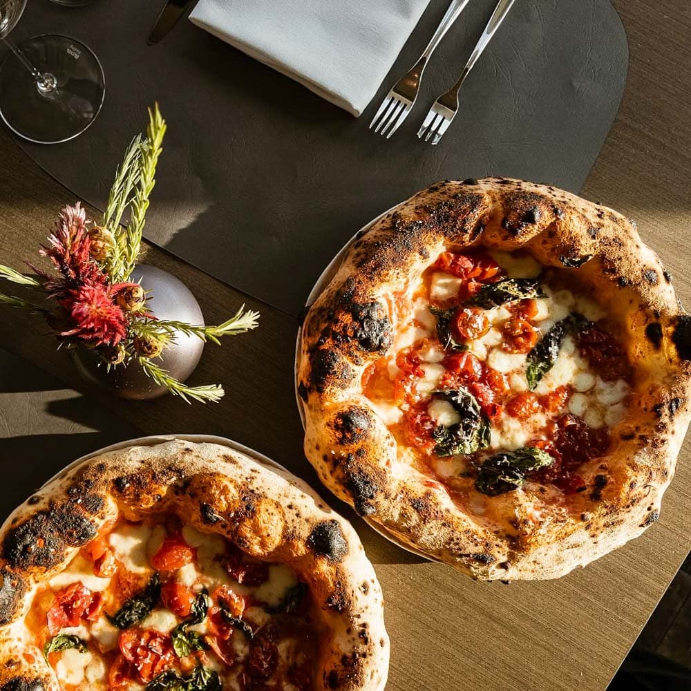 Una Pizza Napoletana — 