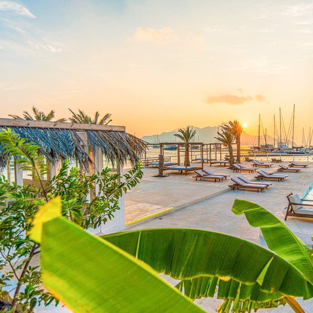 Mansa Marina Hotel — 