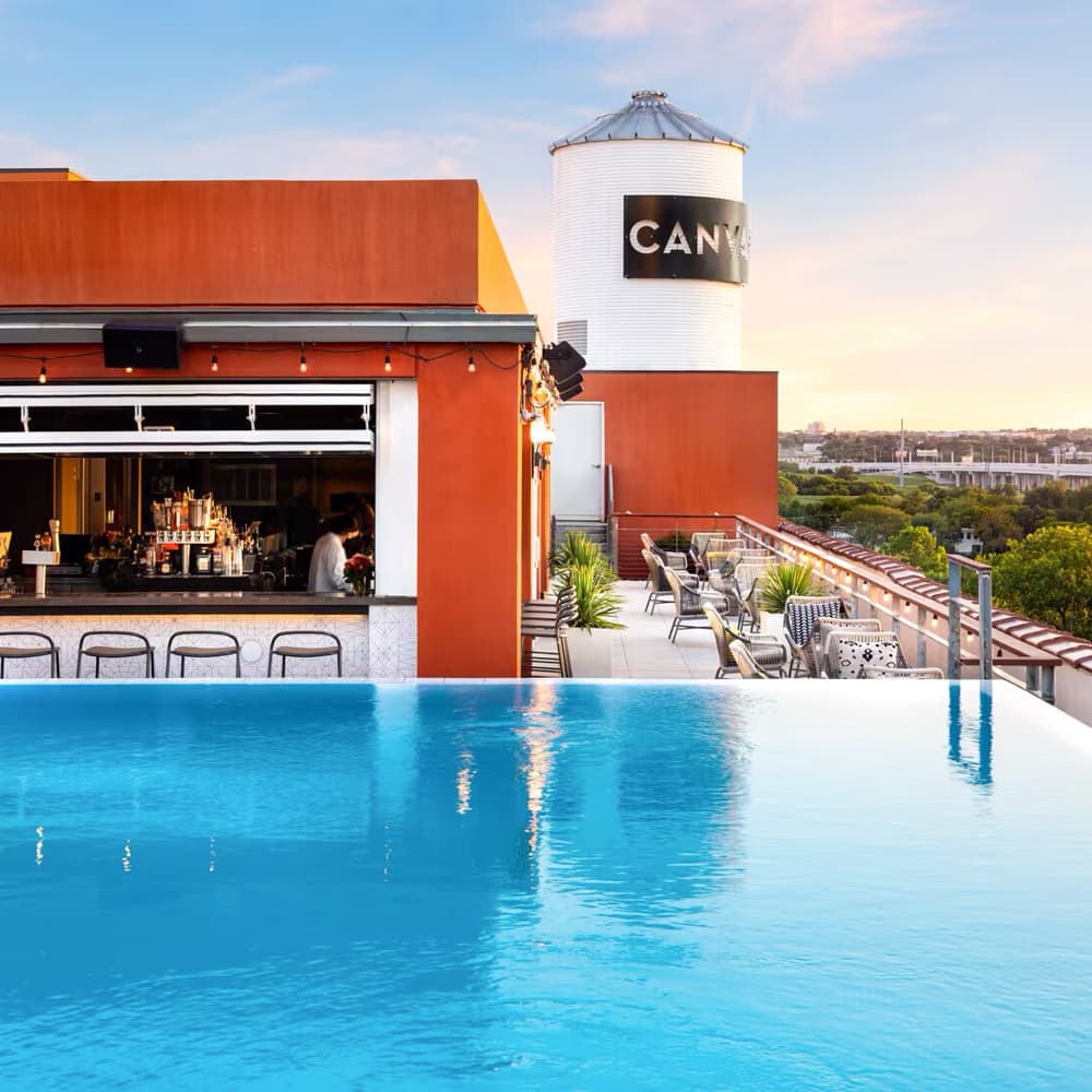 Gallery Rooftop Lounge — 