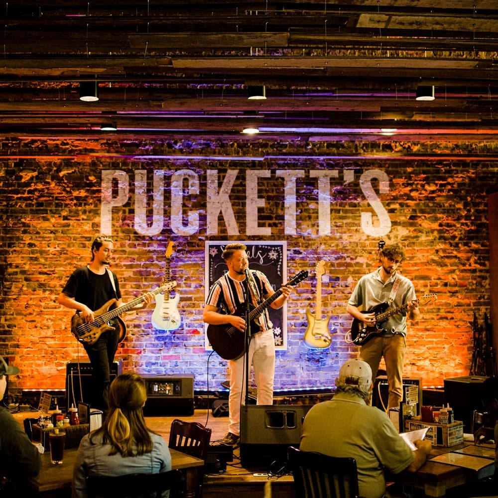 Puckett's Gro. & Restaurant — 