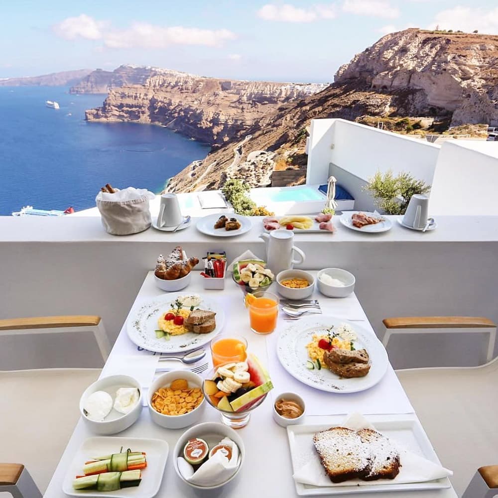 Alti Santorini Suites — 
