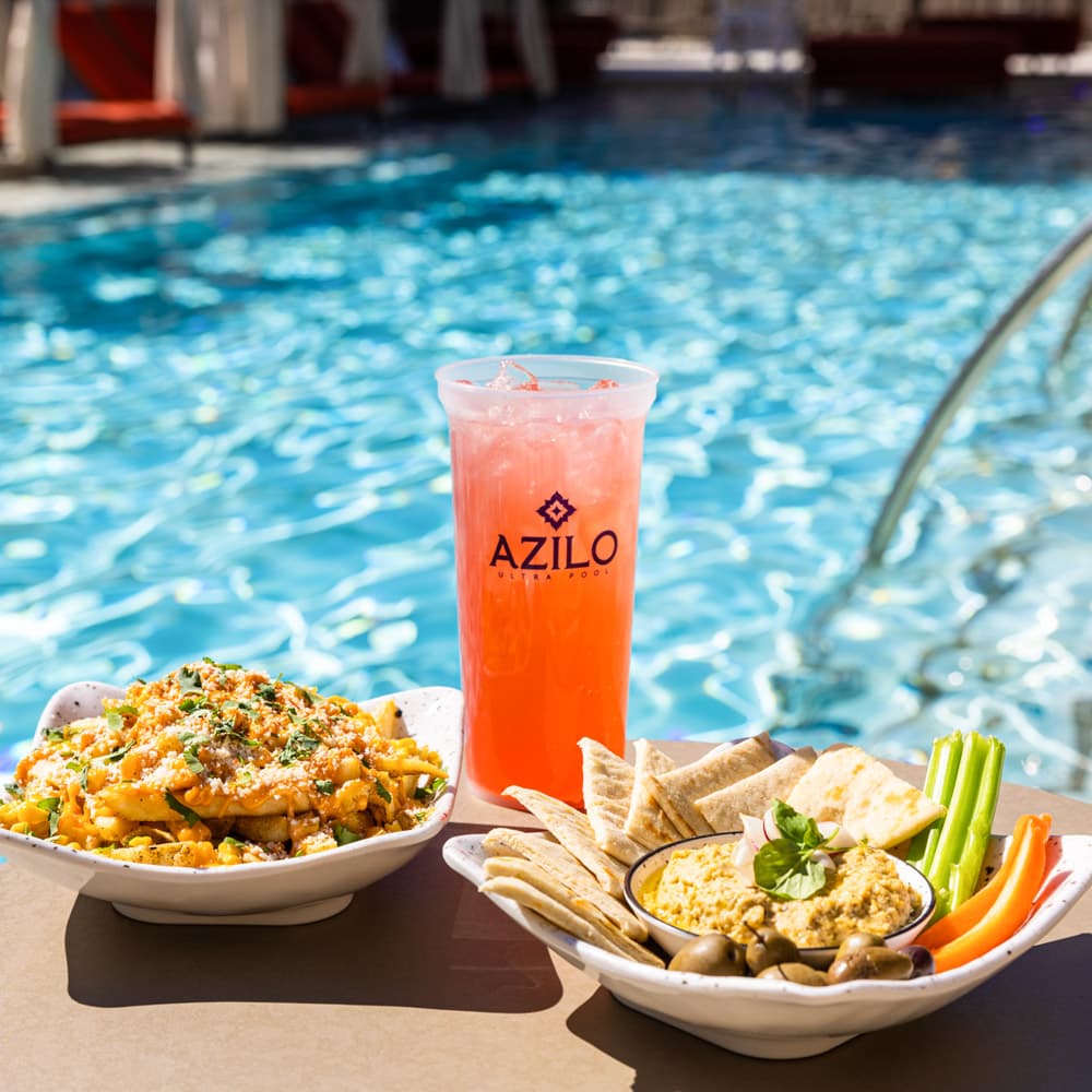 Azilo Ultra Pool Lounge — 
