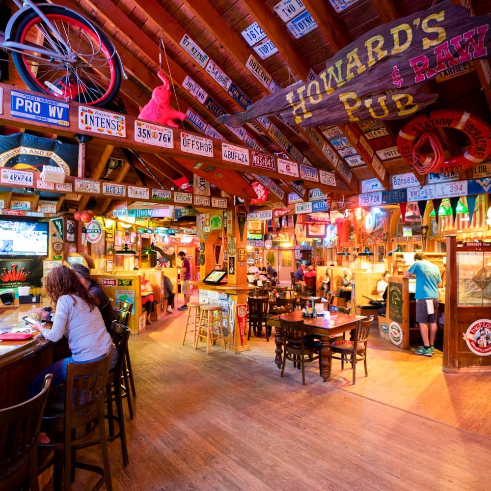 Howard's Pub — 