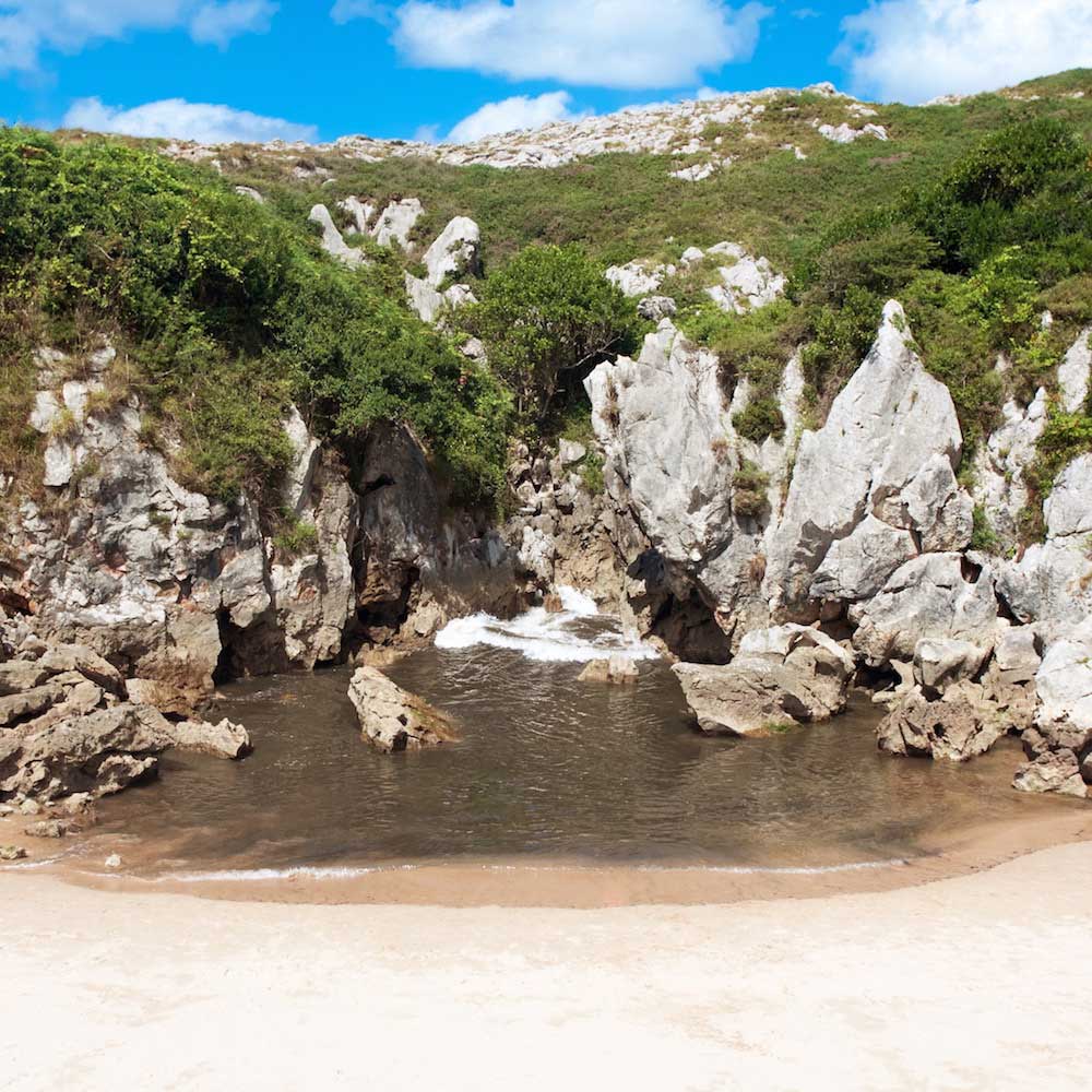 Playa de Gulpiyuri — 