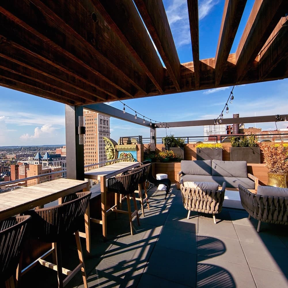 Moon Shine Rooftop Bar — 