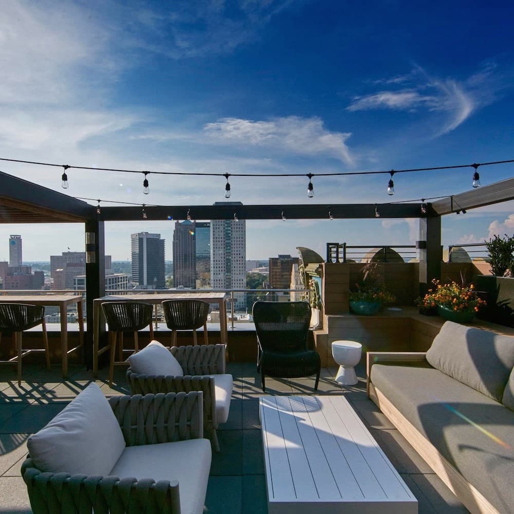 Moon Shine Rooftop Bar — 