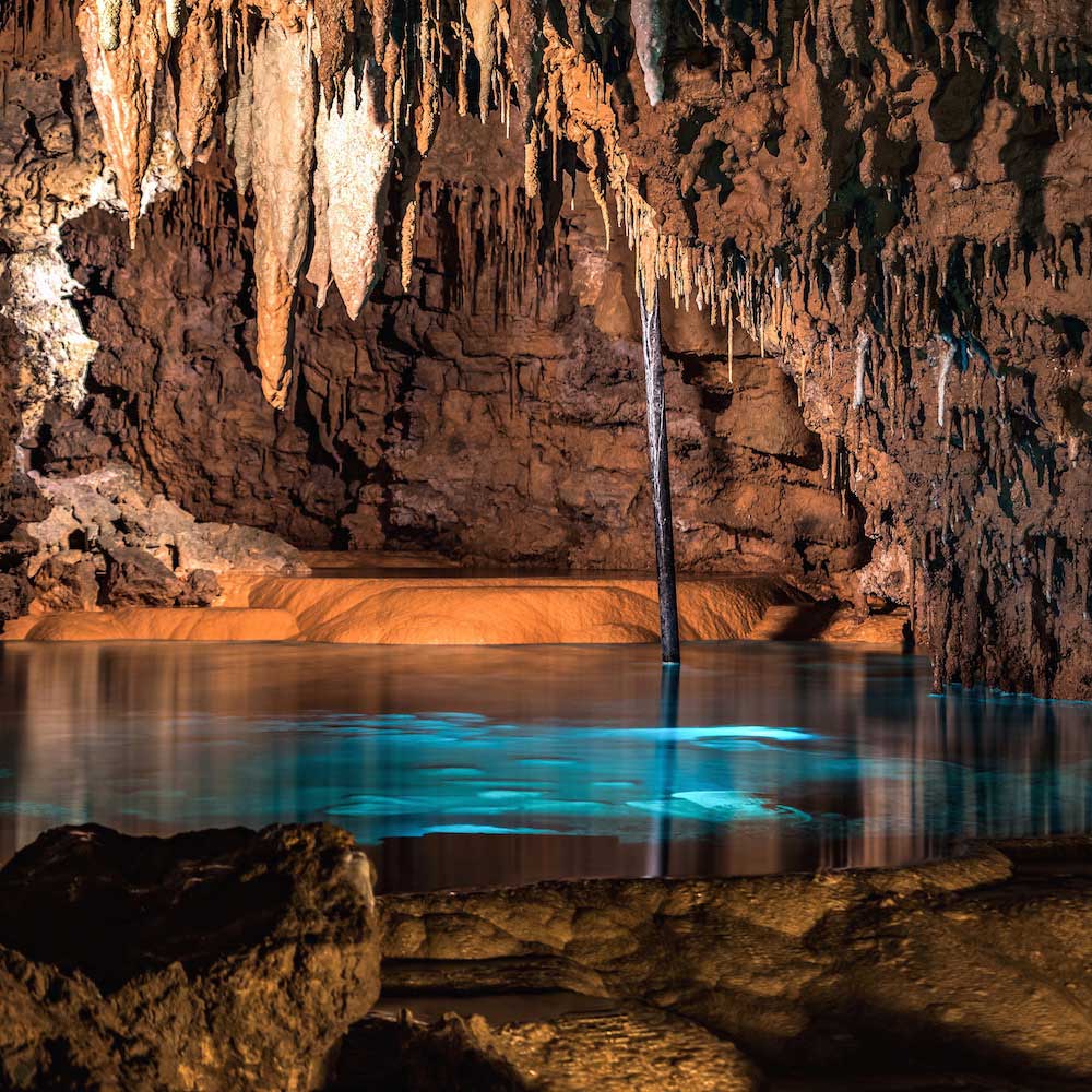 Gyokusendo Cave — 
