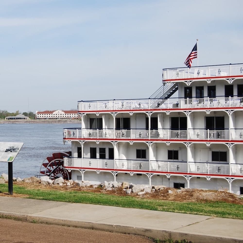 Mississippi River Cruises — Mississippi, United States, North America