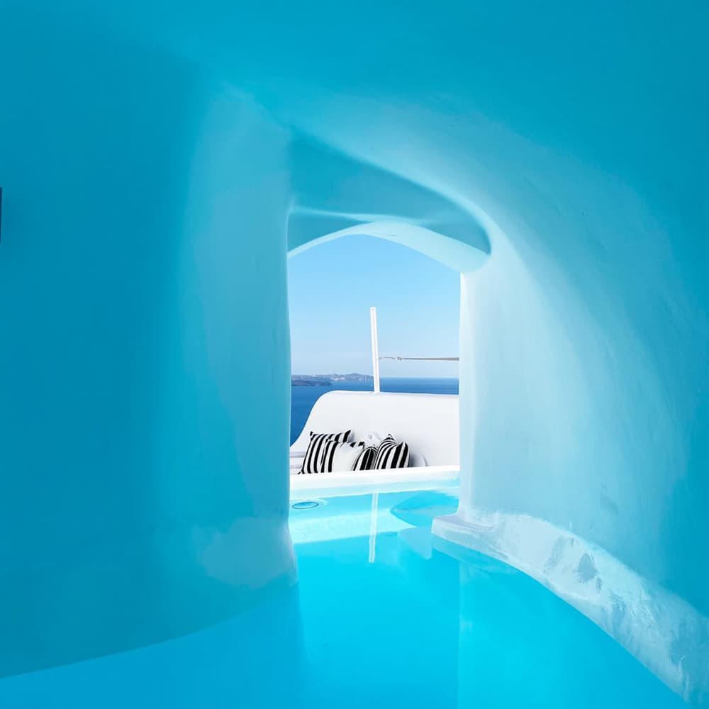 Canaves Oia Sunday Suites — 