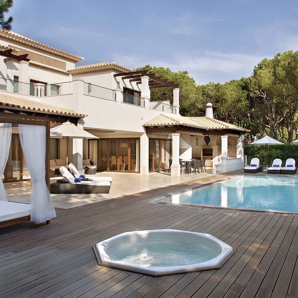 Pines Cliff Resort — 