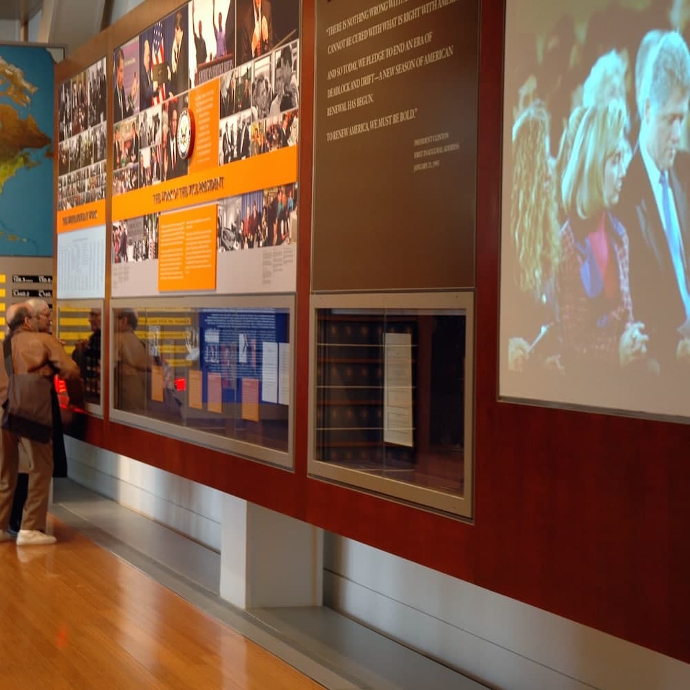 William J Clinton Library & Museum — 