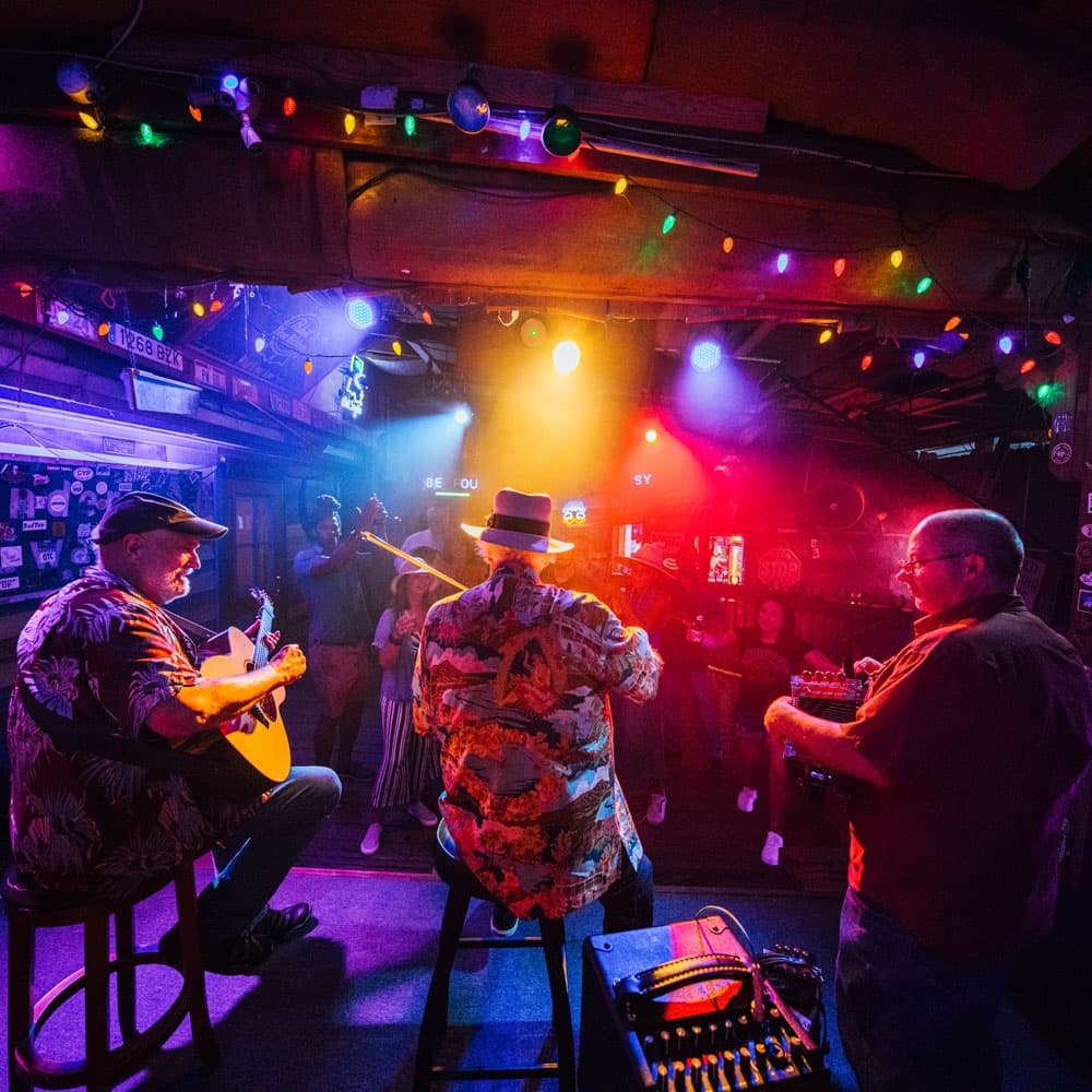 Blue Moon Guest House & Saloon — 