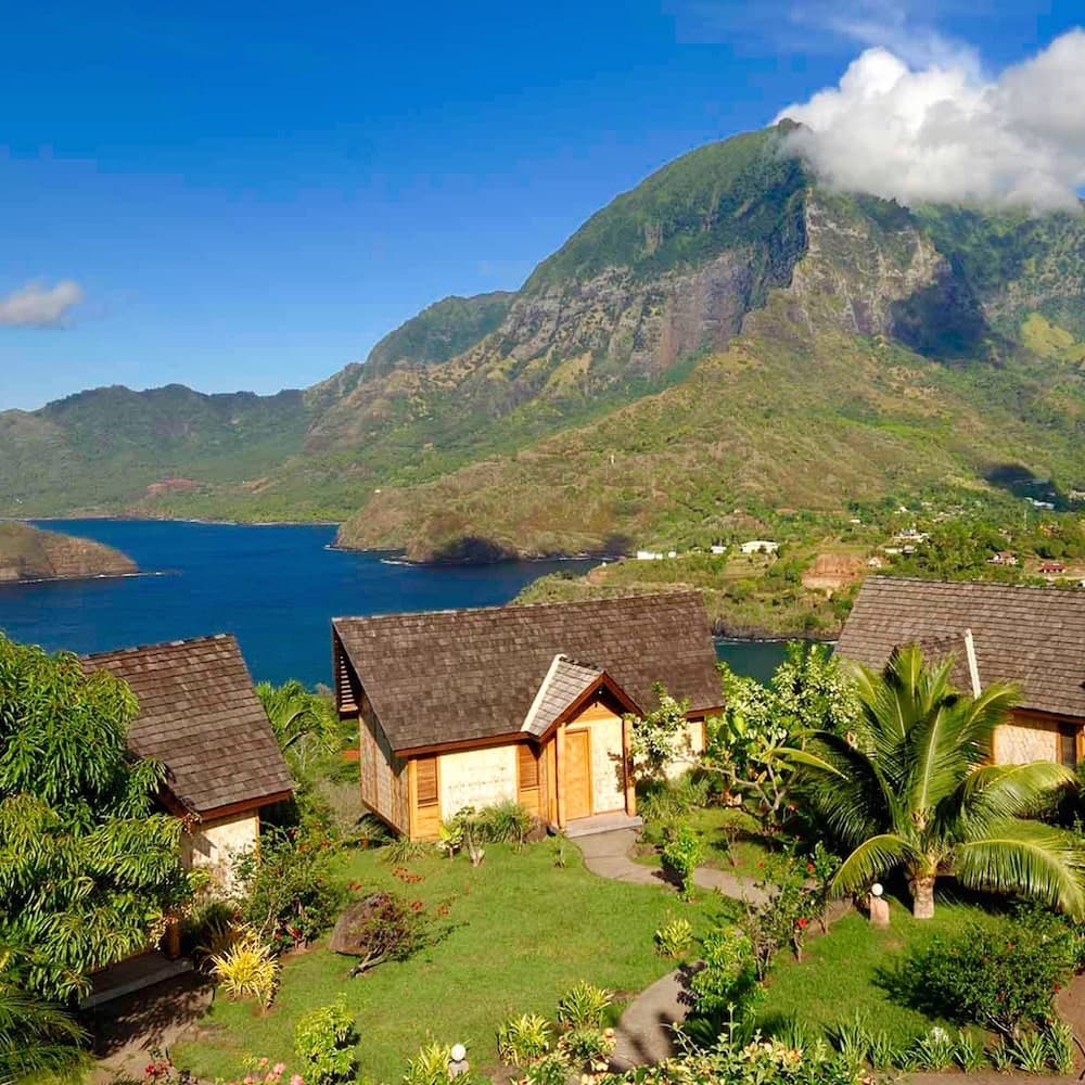 Hiva Oa Hanakee Pearl Lodge — 