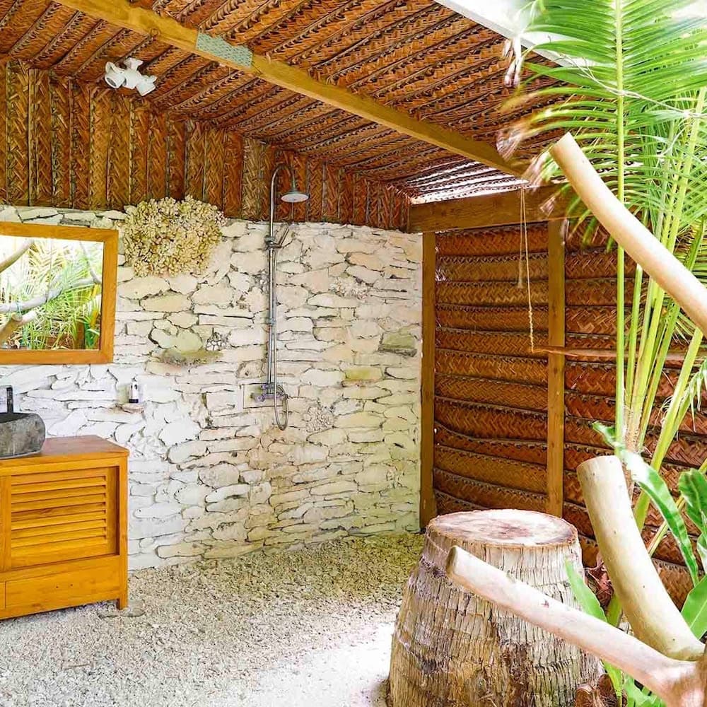 Tikehau Fafarua Lodge — 