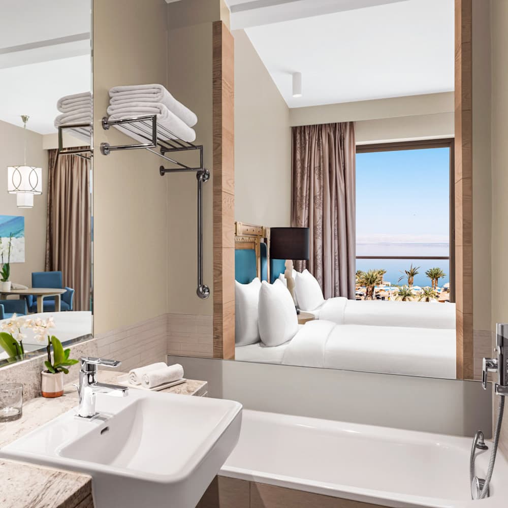 Hilton Dead Sea Resort & Spa — 