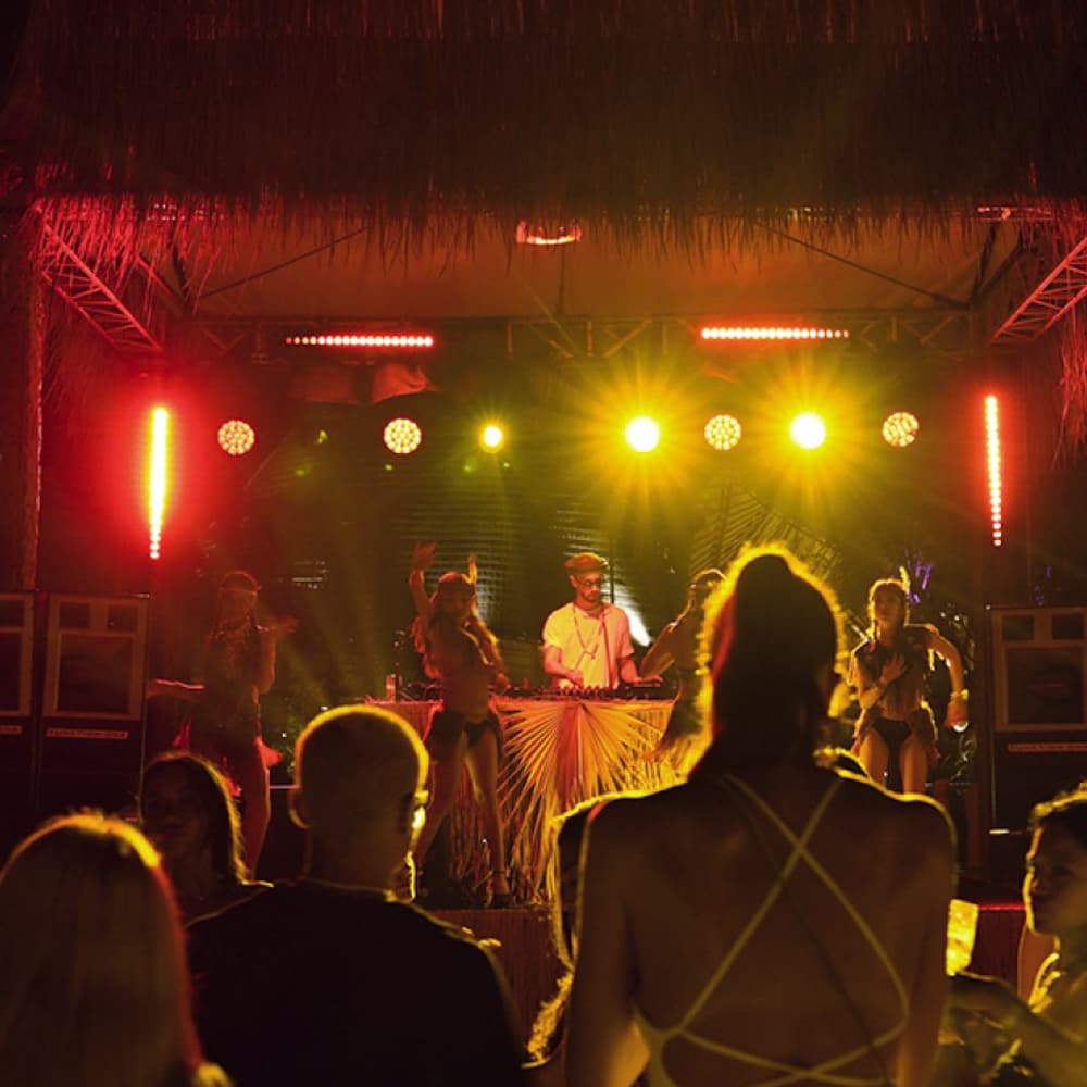 Mari Beach Club — 