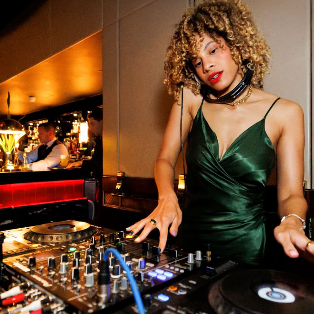10 Degrees Sky Bar — 