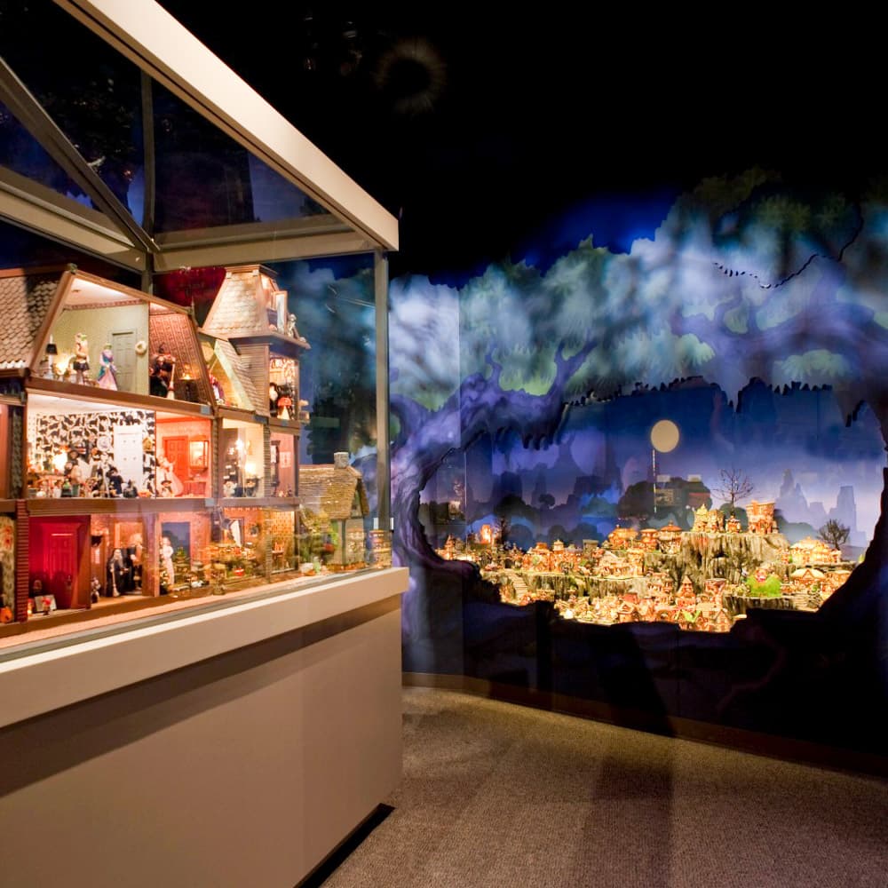 The Mini Time Machine Museum of Miniatures — 