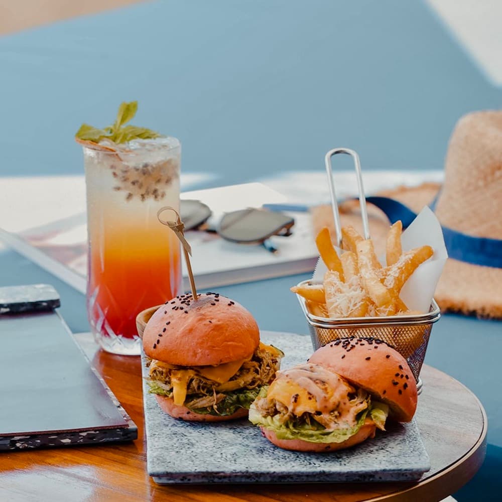 Cattamaran Beach Club — 