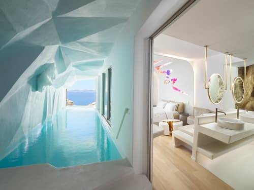 Orlinski Cave Pool Villa