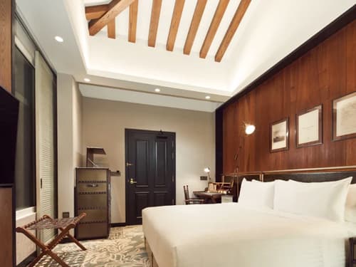 Premier Room