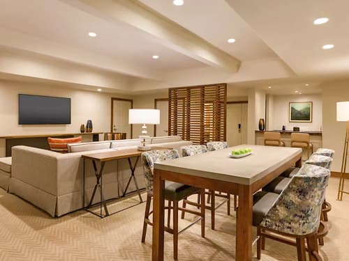 Fairmont Gold 1 Bedroom Suite 1 King