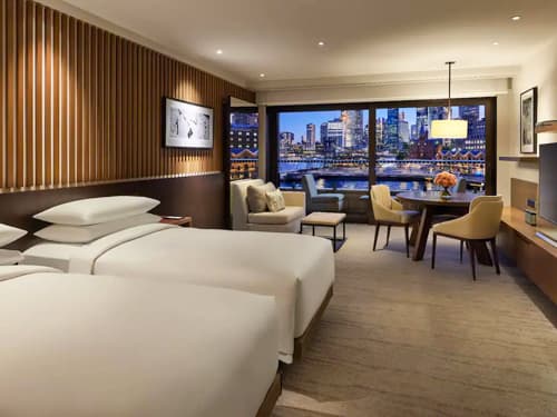 2 Twin Beds with City Harbour View