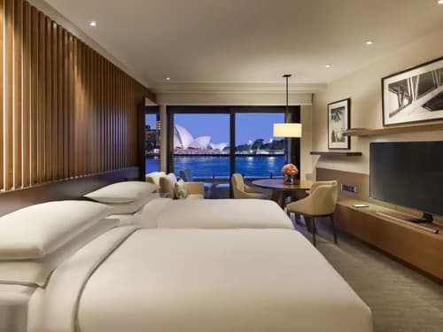 2 Twin Beds with Opera View
