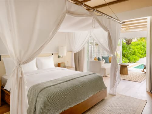 Deluxe Beach Villa with Pool