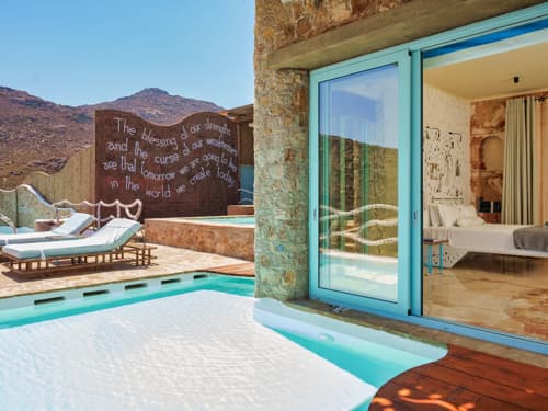 Alpha Love Heart Pool Suite