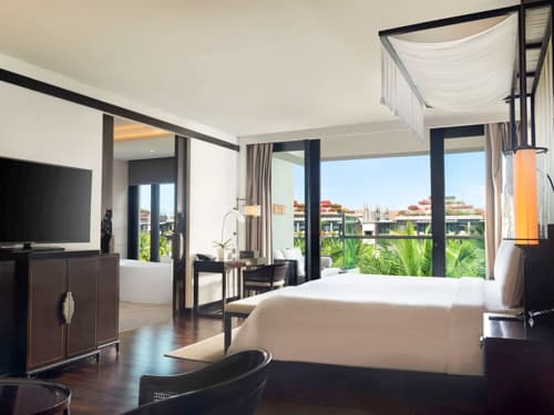 Grand Deluxe Ocean Court Room