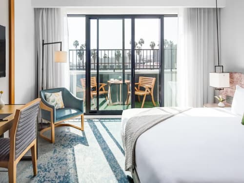 1 King Bed With Balcony Bronze