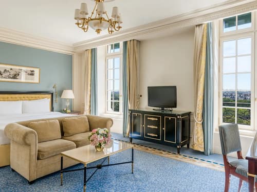 Eiffel View Room