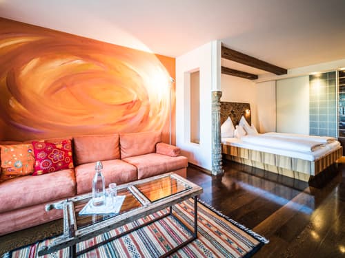 Cinnamon Suite
