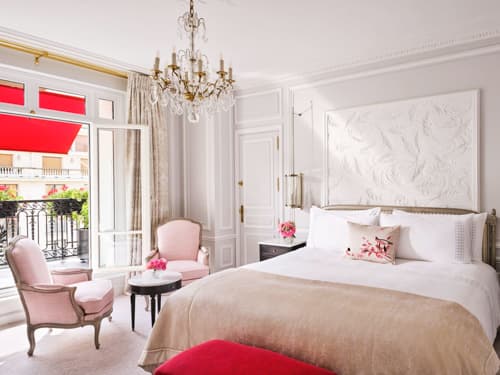 Prestige Suite Avenue Montaigne View with Balcony