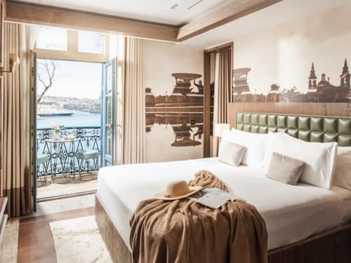 Superior Grand Harbour View Suites