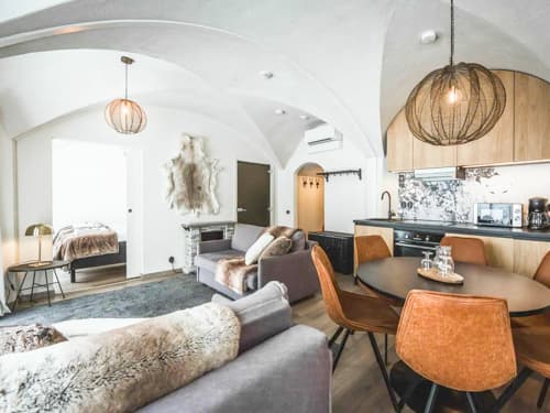 Apukka Lakeview Suites