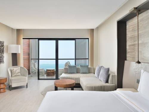 Deluxe King Room