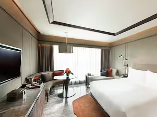 Deluxe King Lake View Room