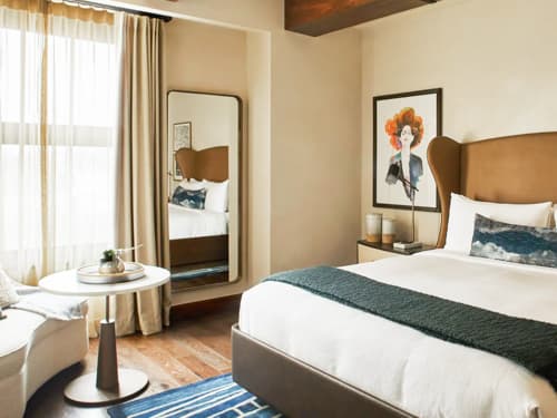 1 King Bed