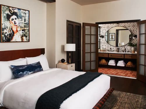 Casablanca Suite with 1 King Bed