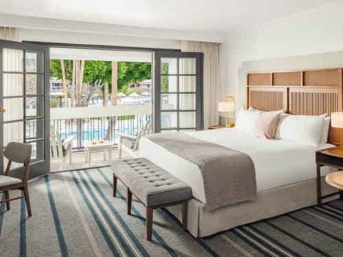 Pool View Guestroom