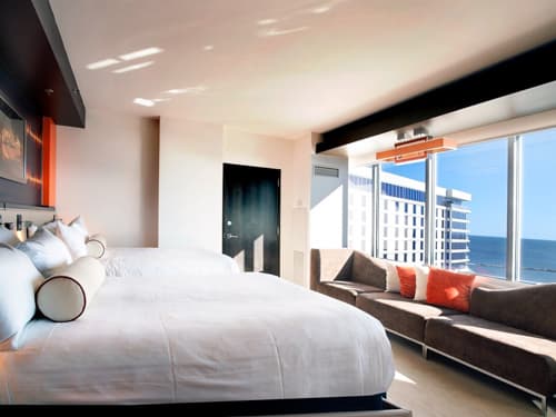 Double Queen Room  