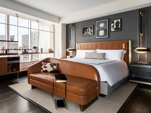1 King Bed Deluxe