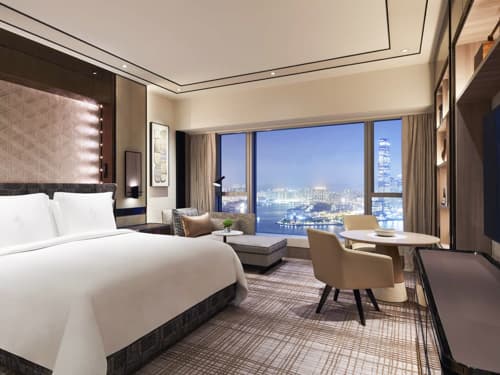 Executive Harbour-View Room  